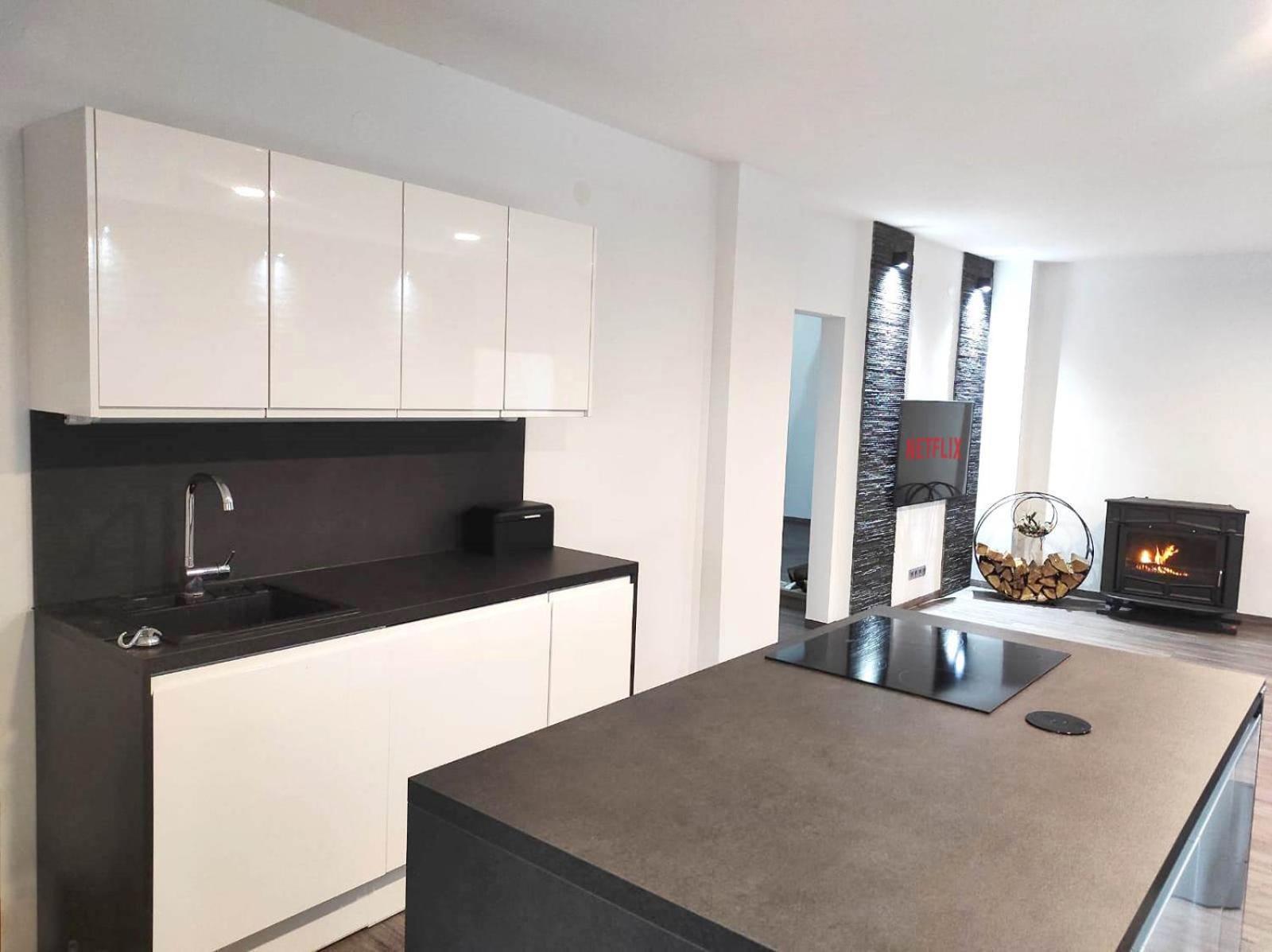 Apartment The - *